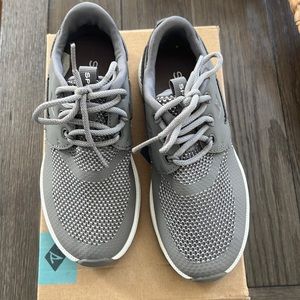 Sperry boys 13 M  SP-7 Seas 3 - eye color Grey! New!